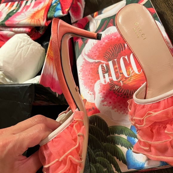 Authentic used Gucci pink ruffle slip on heels sandals 37 - Picture 7 of 7